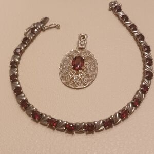 Solid 925 sterling silver and garnet bracelet and pendant